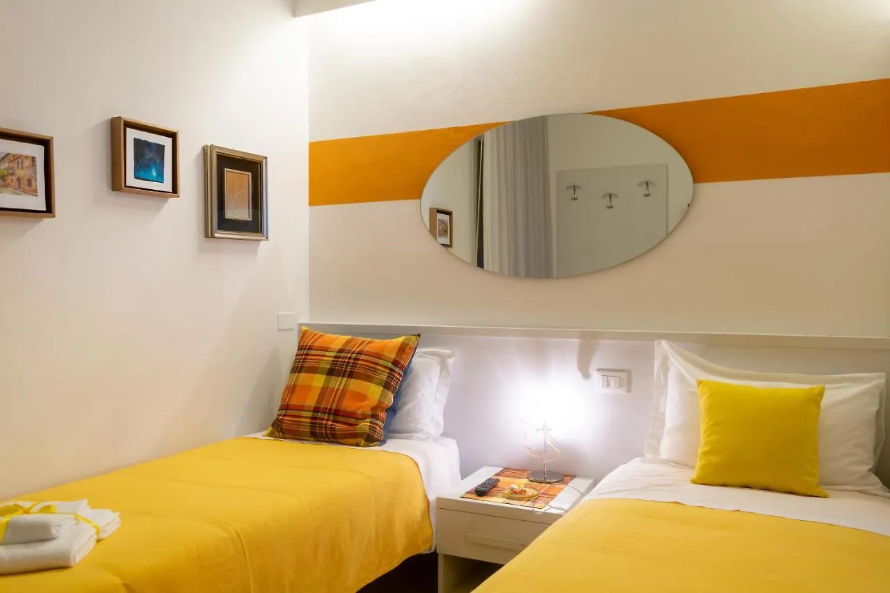 Marconi Rooms 1, 2, 3 Casa Stella Verona Italia